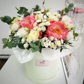 Шляпная коробка "Иовилла", Доставка цветов Тольятти, цветы Тольятти, Vcvetochke