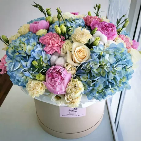 Шляпная коробка "Smile", Доставка цветов Тольятти, цветы Тольятти, Vcvetochke
