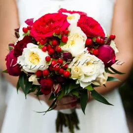 Свадебный букет «Красное и белое»